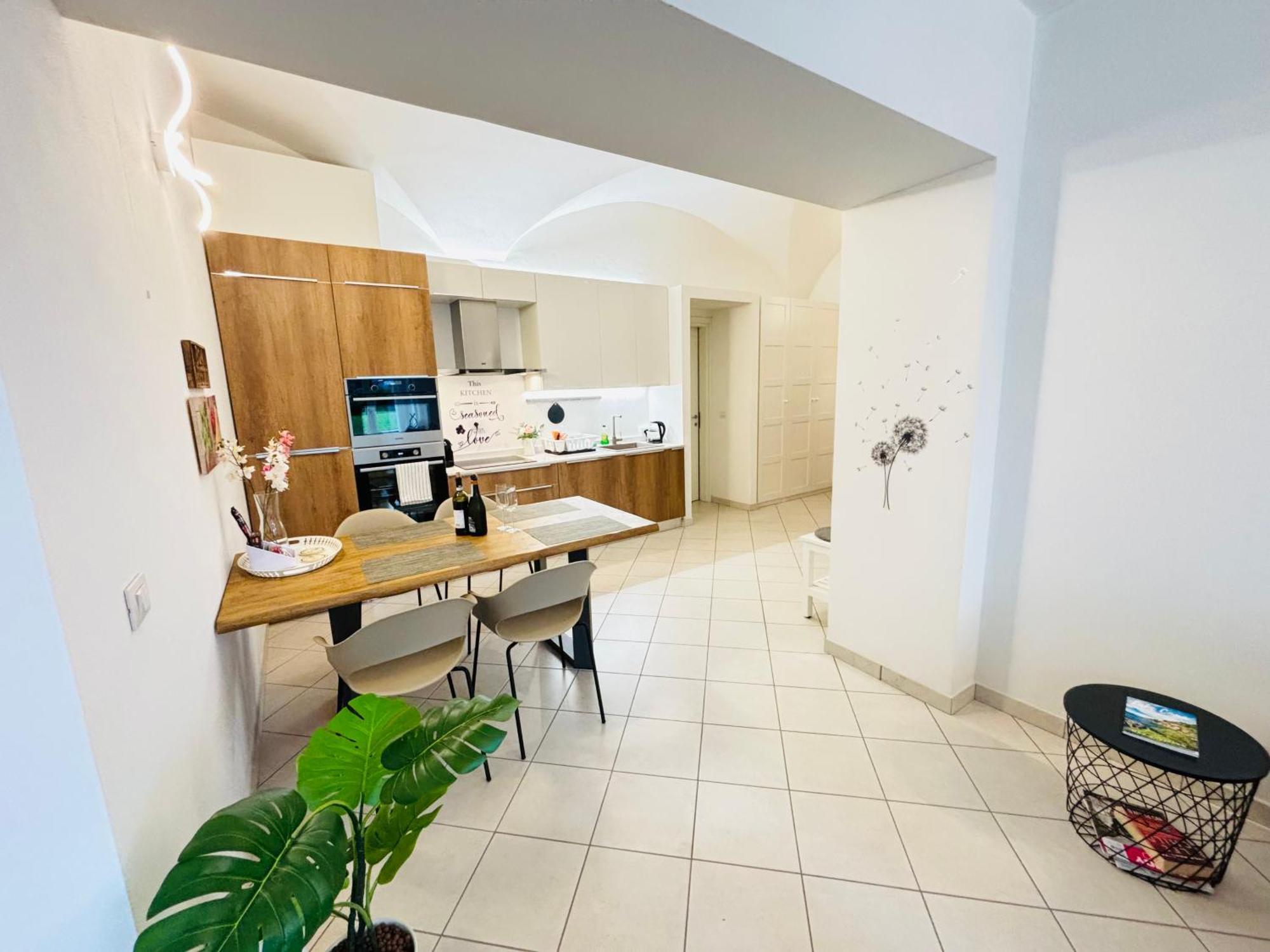 Lago Villa Zen - Apartment With Jacuzzi, Panoramic Views レンノ エクステリア 写真