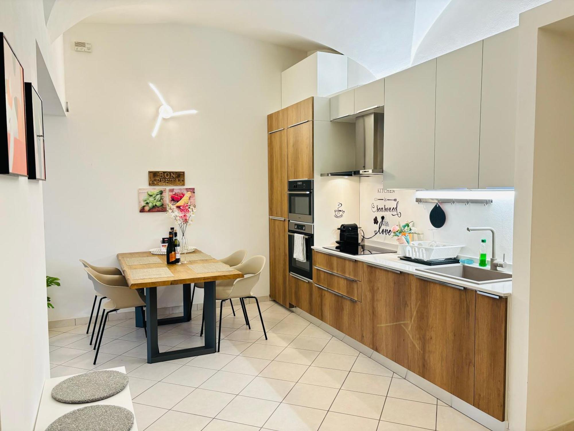 Lago Villa Zen - Apartment With Jacuzzi, Panoramic Views レンノ エクステリア 写真